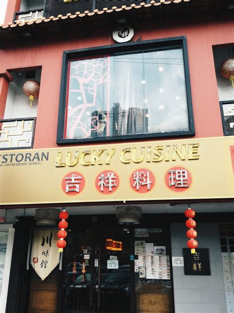 Make an early reservation especially for weekends, as it can get a bit crazy as their customers come in droves. Lunch Sets in Authentic Sichuan Restaurant Lucky Cuisine ...