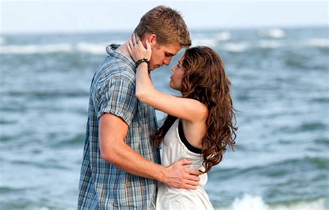 Liam Hemsworth The Last Song Beach Girlfriend