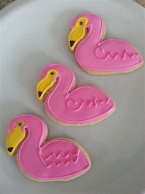 Followed Montreal Confections You Tube Tutorial For These Pink Flamingo Cookies Cute Cookies