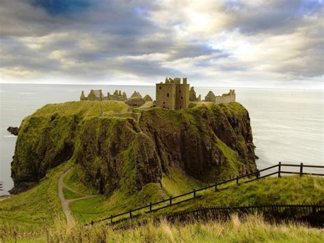 25 Magnificent Castles And Their Fascinating Ancient Histories