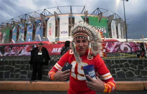 Kansas City Chiefs Ban Fans From Wearing Native American Headdresses