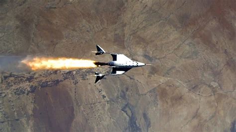 Virgin galactic е фокусирана върху това да ви доведе до място в космоса, от което също да можете и да се върнете обратно на планетата ни. Ракетоплан Virgin Galactic с экипажем успешно долетел до ...