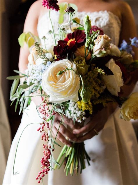 15 Fall Wedding Bouquet Ideas And Which Flowers Theyre