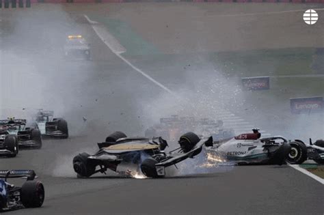 F1 Aterrador Accidente De Zhou Trasladado Al Hospital De Silverstone
