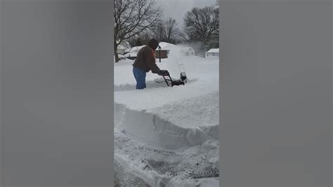 28 Inches Of Snow In Ashtabula Ohio Youtube