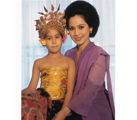 18 Potret Masa Muda Dewi Soekarno Istri Sang Proklamator Soekarno