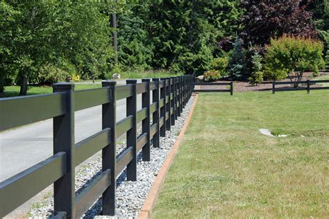 Pin By Blacklinehhp On Ranch Rail And Horse Fence Vinyl Fence Horse