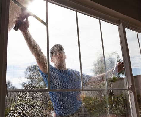 How To Clean Outside Windows That You Cant Reach 9 Different Ways