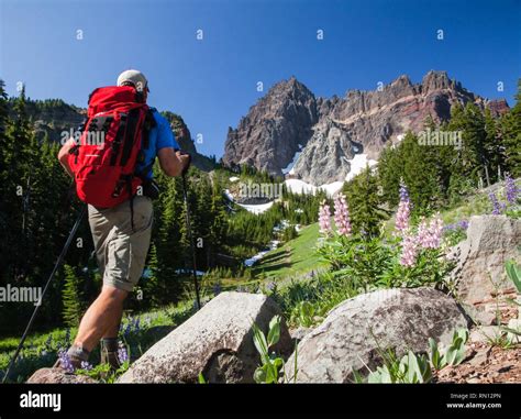 Three Fingered Jack Mountain Hi Res Stock Photography And Images Alamy