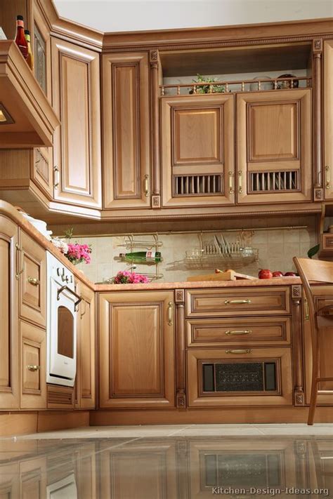 Light wood kitchen cabinet designs. Pictures of Kitchens - Traditional - Light Wood Kitchen ...