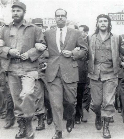 Yoldaşı fidel castro ve binlerce isimsiz kahraman ile küba'da ulaştığı devrim zaferinin ardından bolivya halkının emperyalizm ve kapitalizmin ağır sömürüsünden kurtulması için verdiği mücadelede öldürülen ve hayatını özgürlük ve eşitlik mücadelesine adayan che guevara'yı saygıyla anıyoruz. Fidel Castro biography | Biography Online