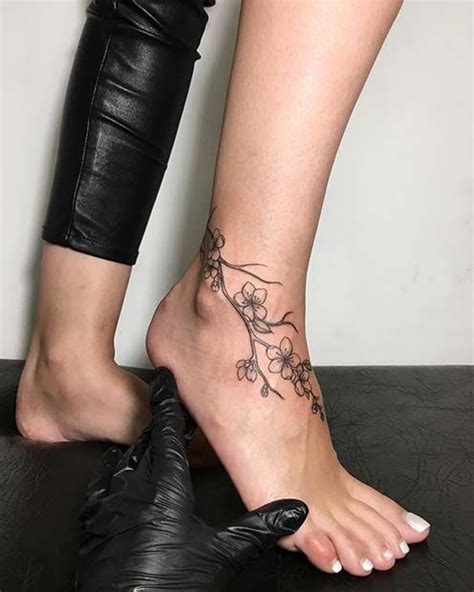 Aggregate 84 Female Foot Tattoos Designs Super Hot Esthdonghoadian