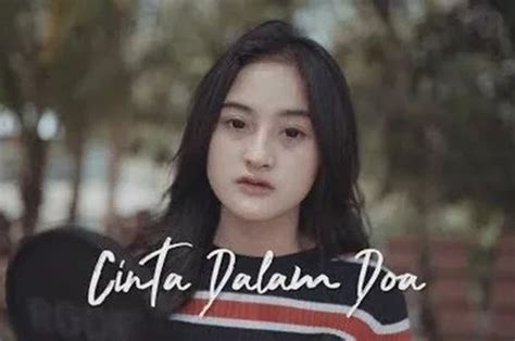 Chord gitar souqy cinta dalam doa. Chord Gitar dan Lirik Lagu Cinta Dalam Doa Yang ...