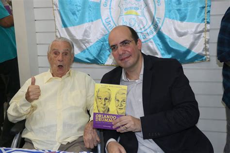 View all orlando drummond pictures. Orlando Drummond se emociona em lançamento de biografia ...