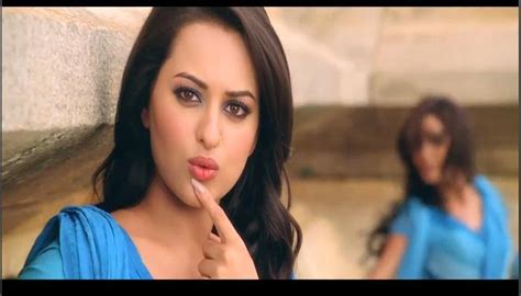 Sonakshi Sinha In Hot Saree In Rowdy Rathore Bollywood News Updates Videos Songs Upcoming