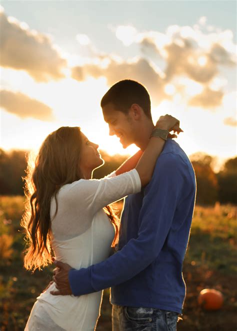Fall Couple Photography | Couples photography fall, Couple photography ...