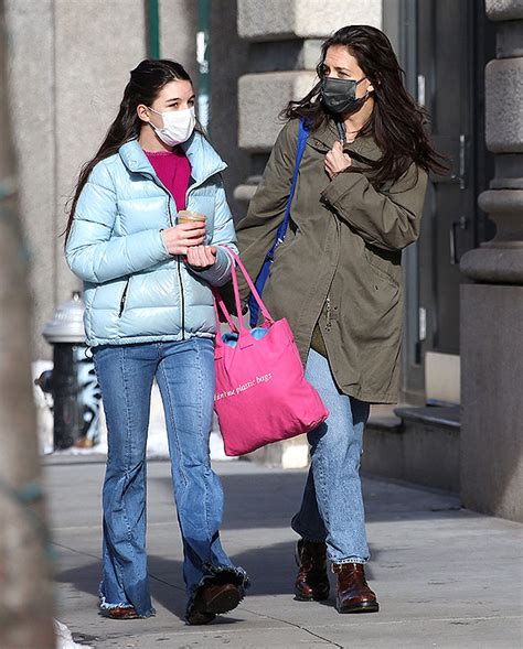 katie holmes takes ‘sweetest daughter suri cruise 15 on a cute shopping spree in nyc big