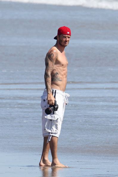Welcome to the official david beckham facebook page. BeckhamNews: David Beckham and Kids at the Beach