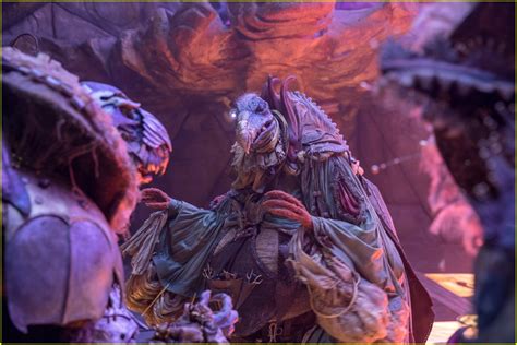 Netflixs Dark Crystal Prequel Series Gets Premiere Date And New Photos