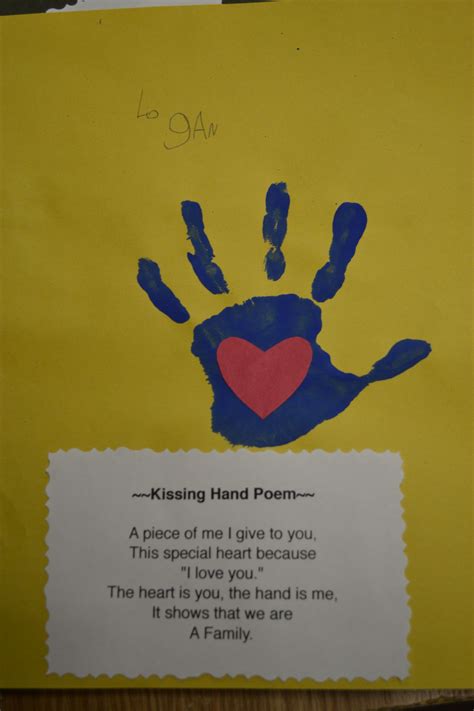 Beginning of the year...Kissing Hand | The kissing hand, Kissing hand preschool, First day of ...