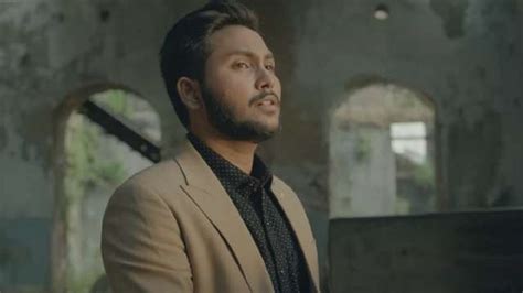 Kumar sanu made his playback singing debut through a bangladeshi film tin kanya in 1986. Bigg Boss 14 contestant Jaan Kumar Sanu: Age, Height ...