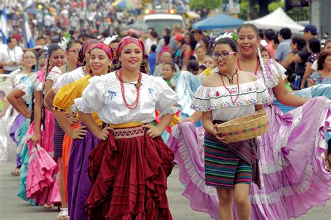 Typisch Mainstream Sichtbar traje de el salvador gestalten Übermäßig