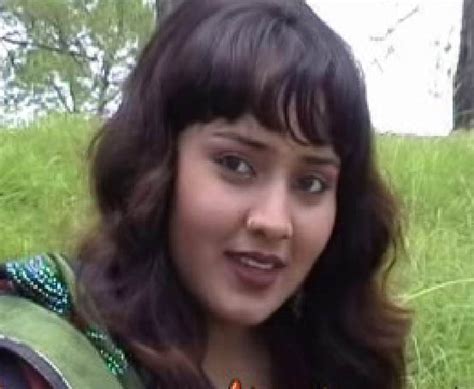 Semono Iku Pashto Film Actress Nadia Gul New Pictures With Nice Smile