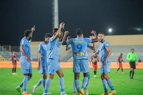 وثق مقطع فيديو أفراح لاعبي وجمهور الهلال في استاد الملك فهد الدولي بالرياض، بعد فوزهما بالدوري وكأس خادم الحرمين. كأس الملك.. 5 مباريات اليوم في ختام دور الـ16