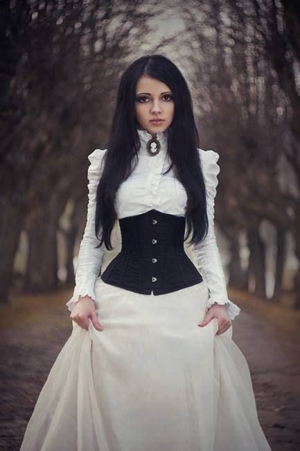 Pin By Emma Dunkley On Goth Girls 1 Victorian Wedding Dress