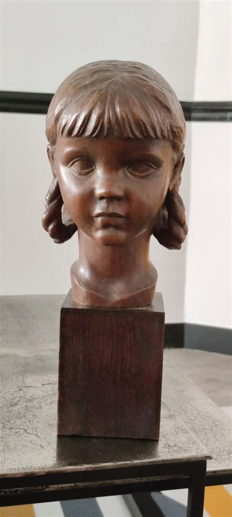 buste de jeune fille en noyer signé du sculpteur jant 1919 1969 néerlandais