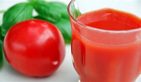 Tomato terdapat manfaat yang luar biasa dari segi kesihatan. Tips Merawat Kulit dengan Tomat | Tips Bermanfaat