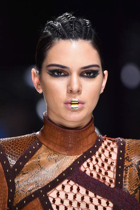 2017 (mmxvii) was a common year starting on sunday of the gregorian calendar, the 2017th year of the common era (ce) and anno domini (ad) designations, the 17th year of the 3rd millennium. Kendall Jenner Walks Balmain Show at Paris Fashion Week 3 ...