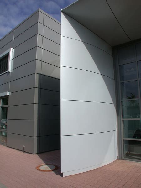 Industrie- / Verwaltungsbau » ARCHITEKTUR + STADTPLANUNG