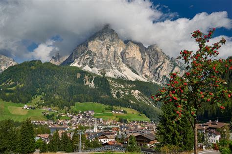 Travel4pictures View On Mount Sassongher Corvara In Badia South