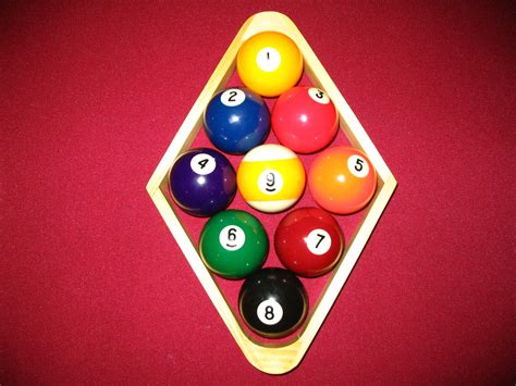 Make sure the rack is face up on the table with the center alignment marks up. Billiard 9 Balls - THE BILLIARDS GUY