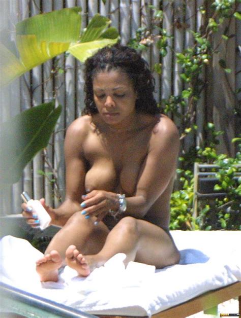 Photos Of Janet Jackson Sunbathing Naked Photo