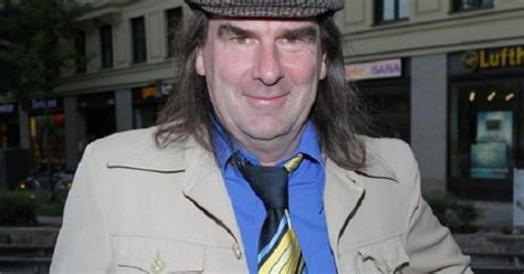 Guildo horn was born on february 14, 1953 in trier, germany as horst köhler. Guildo Horn im Interview zur Schlagermusik
