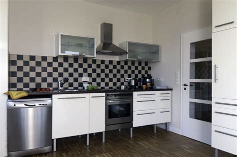 Die ursachen für schimmel in der wohnung können unterschiedlicher natur sein. Schimmelbefall in der Wohnung - Schimmelpilzbeseitigung Berlin