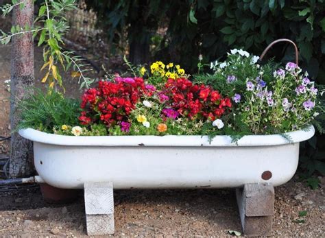 By andreaposted on december 20, 2019october 4, 2019. 10 Creative Ideas to Reuse & Recycle Bathtub (Pictures ...