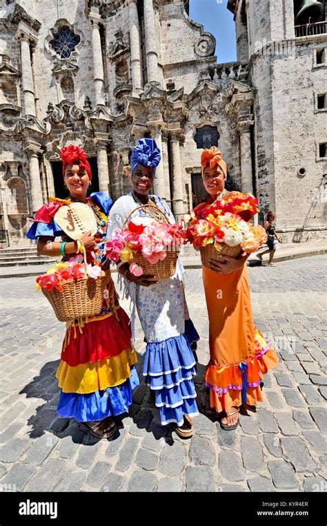 Women Traditional Dress Cuba Hi Res Stock Photography And Images Alamy