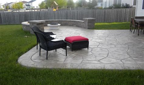 Incorporating Round Concrete Elements Makes The Transition Between
