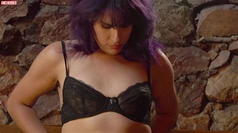 Naked Desiree Akhavan In Creep 2