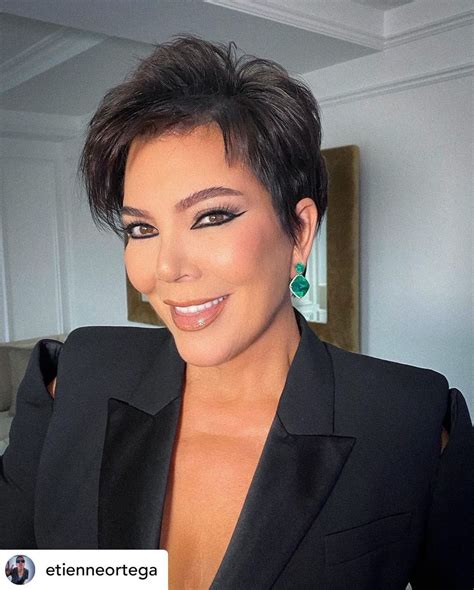 Kardashian Fans Slam Kris Jenner For Extreme Photoshop As Unedited Photo Reveals Her Real Skin