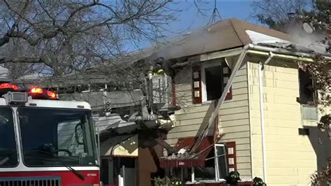 60 Year Old Woman Killed In House Fire In Queens Abc7 New York