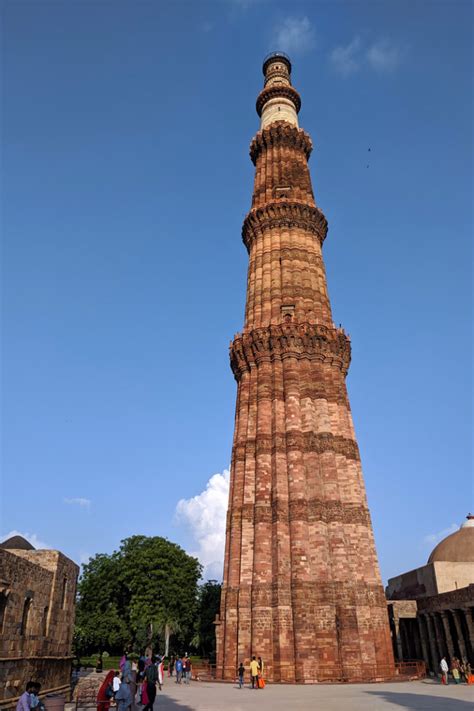 A Guide To Qutub Minar Delhis Must See Place Tiptoeingworld