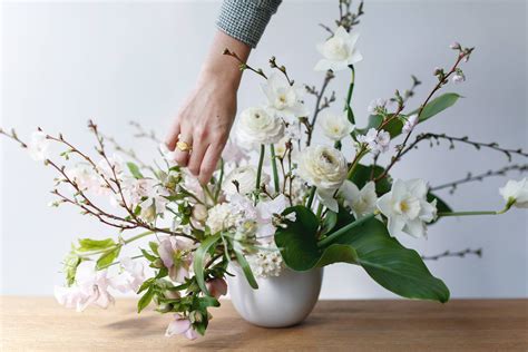 Flower Arrangements 101 A Crash Course For Easy And Elegant Florals
