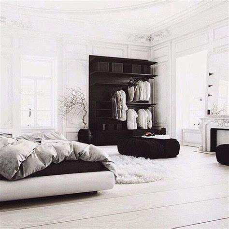 Find and save ideas about white bedrooms on pinterest. Quelques idées pour vous créer un bout de lit design