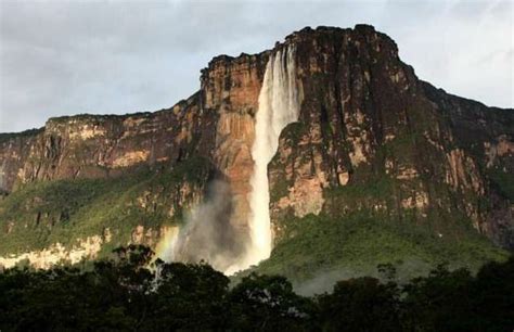 Salto Del Angel En El Parque Nacional Canaima Venezuela