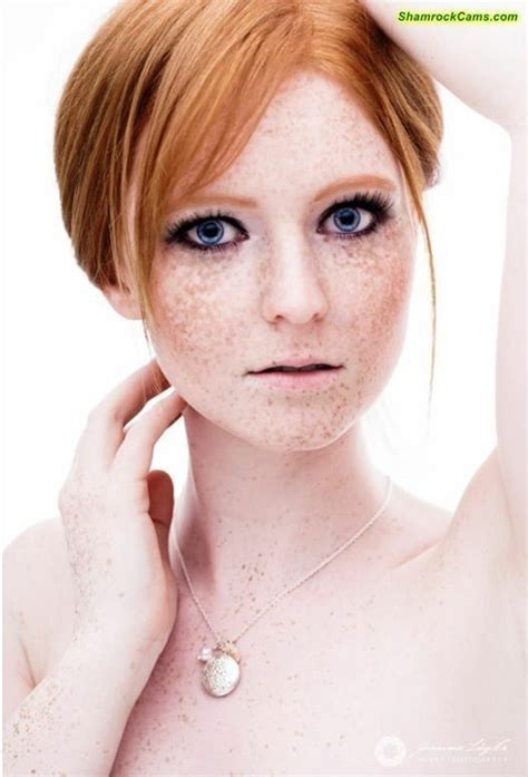Pin By Oscar Rueff On 17 Redheads Freckles Girl Beautiful Red Hair