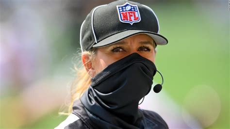 Sarah Thomas Will Be The First Woman Officiate In A Super Bowl Cnn